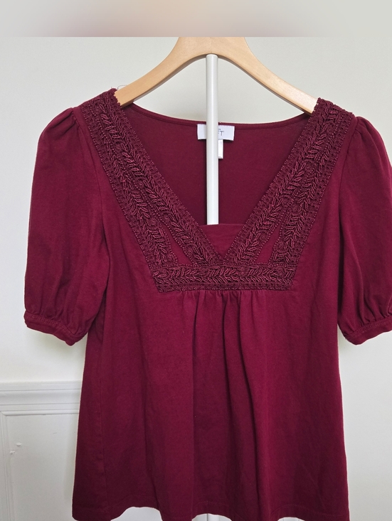 LOFT Tops - LOFT Wine Embroidered V-Neck Puff Sleeve Top Womens Size XS
